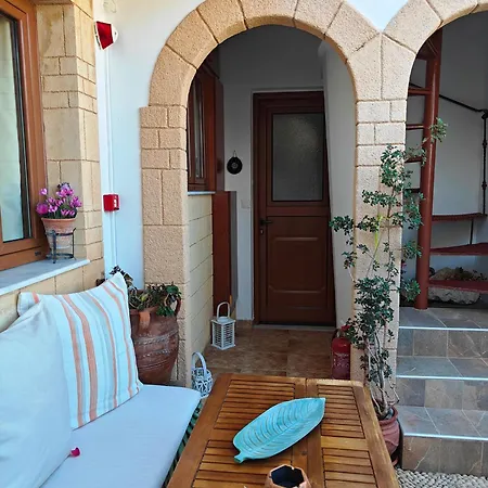 Nikelen Lindian Exclusive * Lindos (Rhodes)